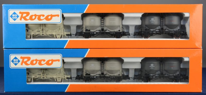 Twee sets met drie silowagons van de Duitse spoorwegen voor spoortype HO. In originele dozen