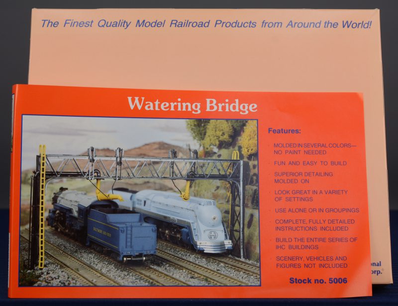“Watering bridge”. Een modelbouwkit op schaal HO. Compleet en in originele doos.