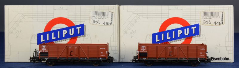 Twee open goederenwagons van de NMBS voor spoortype HO. In originele dozen.