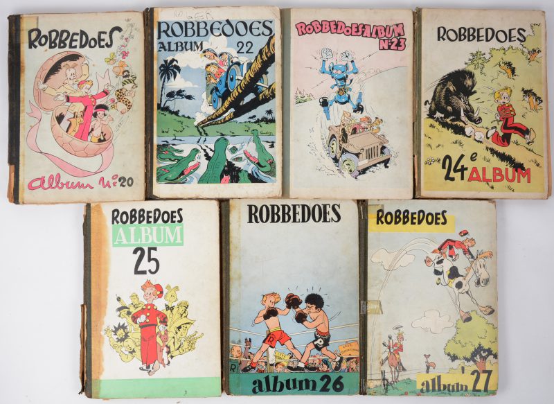 Ingebonden nummers van het weekblad Robbedoes (7 stuks tussen januari 1947 en maart 1949). Nummers 20, 22, 23, 24 (losse voorkaft, 1 los katern), 25 (1 los katern), 26, 27. Sletig, sporen van kleefband, kleine letsels.