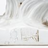 “Wijze op ezel”. Een beeldje van monochroom wit porselein naar het blanc-de-Chine.