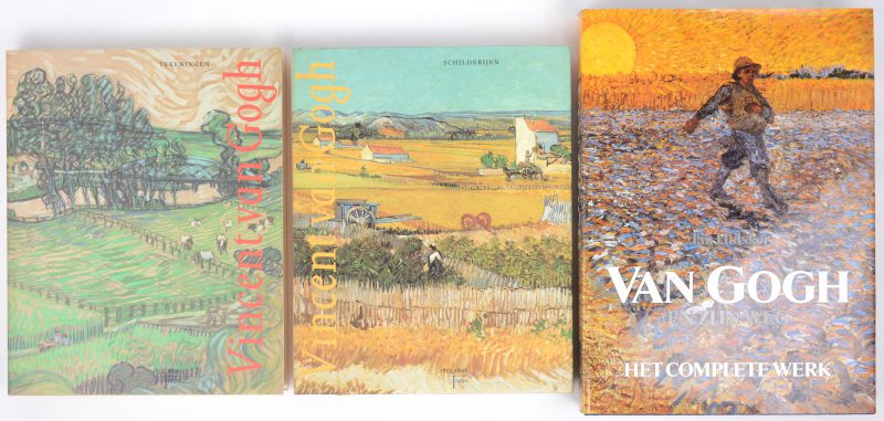 Twee boeken, uitgegeven door het mercatorfonds:- “Vincent van Gogh”. Twee boeken in een hoes. - “Van Gogh en zijn weg. Het comlete werk”. Jan Hulsker. 1985.