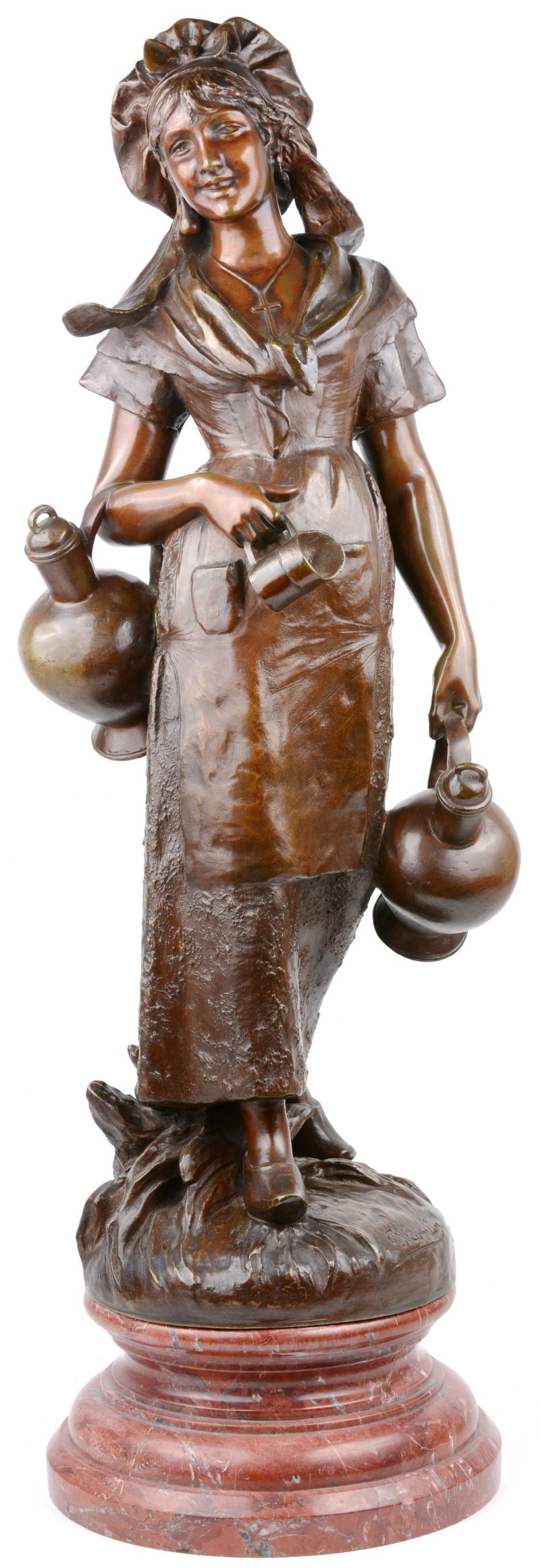 ”Laitière flamande”.  Bronzen beeld op een marmeren sokkel (los). Gesigneerd Paul Comein, Cie des Bronzes de Bruxelles.