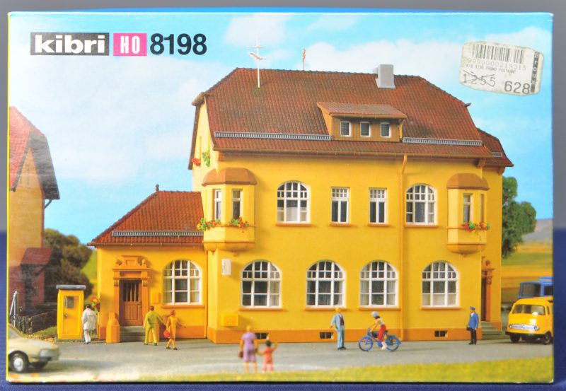 “Postkantoor, Munderkingen”. Een modelbouwkit. Compleet en in originele doos.