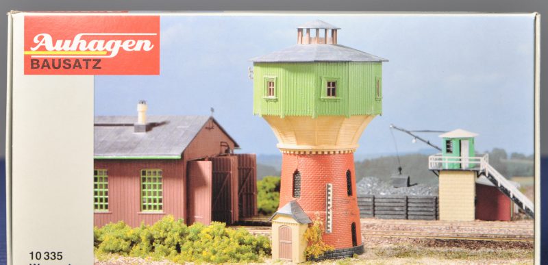 “Watertoren”. Een modelbouwkit op schaal HO. Compleet en in originele doos.