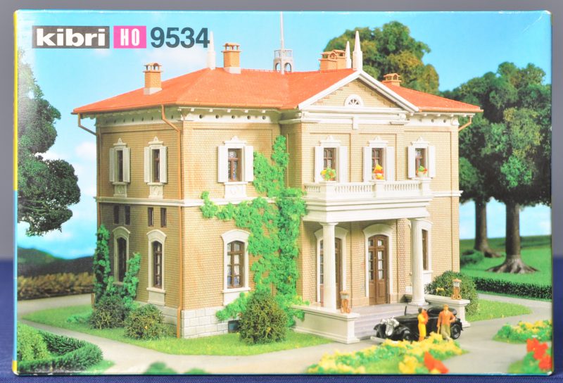 “Palais ‘Am Schlossgarten’”. Een modelbouwkit. Compleet en in originele doos.
