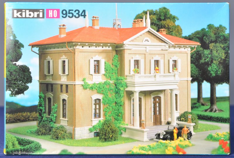 “Palais ‘Am Schlossgarten’”. Een modelbouwkit. Compleet en in originele doos.