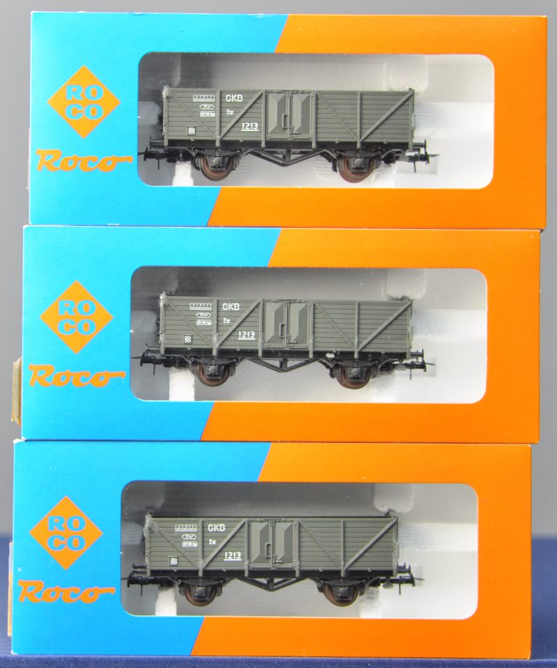 Drie open goederenwagons van de Graz-Kôflacher Eisenbahn voor spoortype HO. In originele dozen.