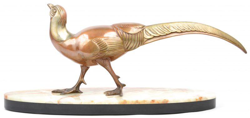 Een fazant van messing op onyxen voet. Art deco.