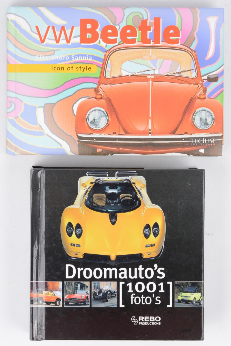 Twee documentatieboeken: ‘ Droomauto’s 1001 foto’s’ REBO productions. en ‘ VW BEETLE: Icon of style’; A. Sannia, Tectum publishers
