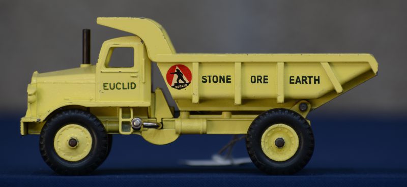 “Euclid rear dump truck.” Een modelvoertuig. Zeer goede staat.