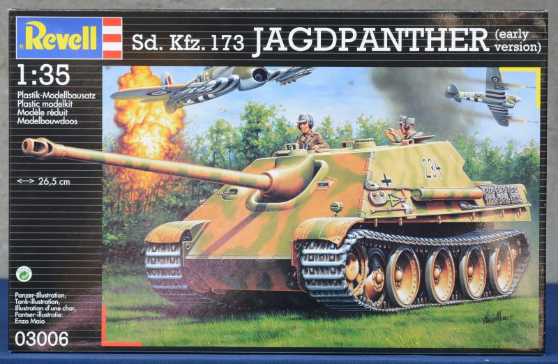 “Jagdpanther”. (Vroeger versie) Een bouwpakket op schaal 1/35. Compleet en in originele doos.