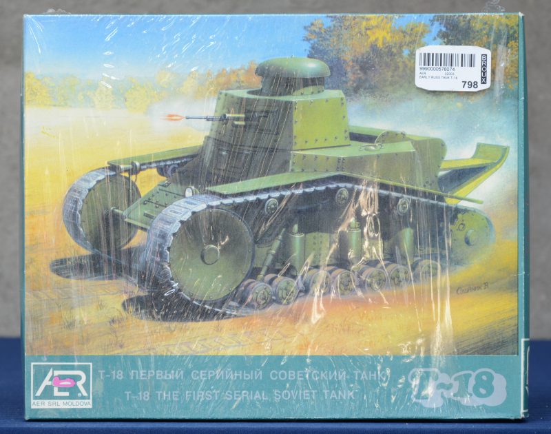 “Vroege T-18 tank”. Een bouwpakket op schaal 1/35. Compleet en in originele doos.