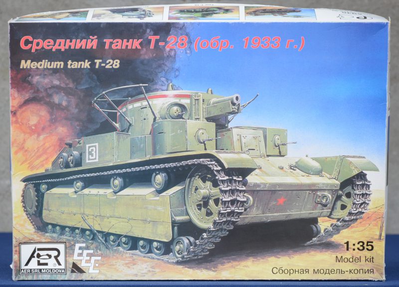 “Russische T-28 tank”. Een bouwpakket op schaal 1/35. Compleet en in originele doos.