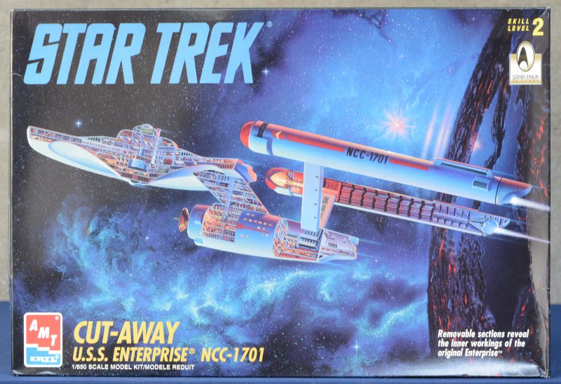 “U.S.S. Enterprise NCC-1701”. Een bouwpakket met een model uit “Star Trek”. Compleet en in originele doos.