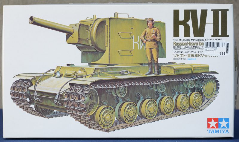 “Russische KV-II Gigant”. Een modelbouwkit op schaal 1/35. Compleet en in originele doos.