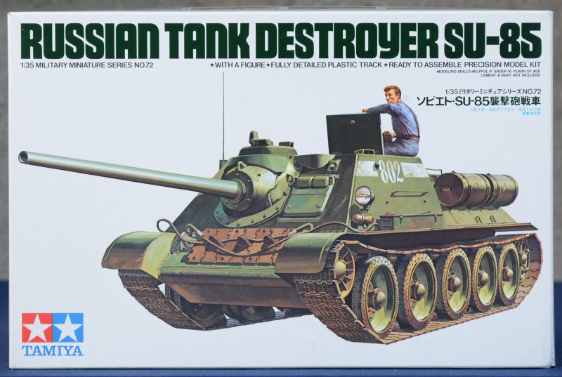 “SU-85 tank destroyer”. Een modelbouwkit op schaal 1/35. Compleet en in originele doos.