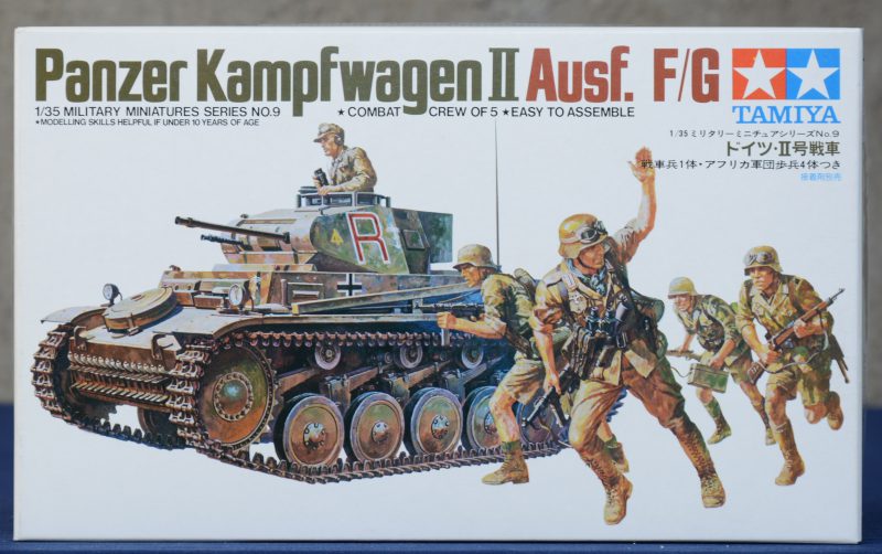 “Panzer Kampfwagen II met 5-koppige bemanning”. Een modelbouwkit op schaal 1/35. Compleet en in originele doos.