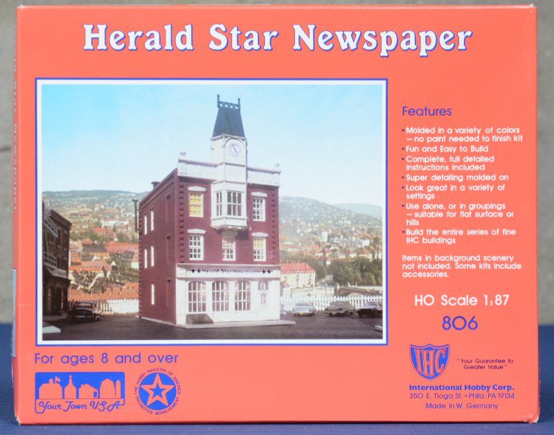 “Herald Star Newspaper”. Een modelbouwkit op schaal HO. Compleet en in originele doos.