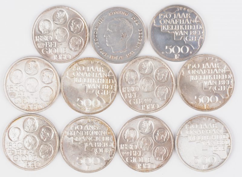 Elf zilveren munten waaronder onafhankelijk van Belgie 1830-1980. “L’Independance de la Belgique” en Boudewijn Koning der Belgen 1951-1976. In een het houten doosje met inleg van ivoor.