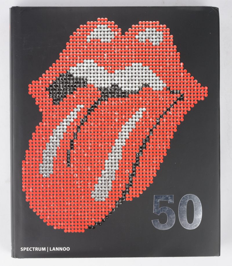 Een boek met foto’s over The Rolling Stones 50 jaar.