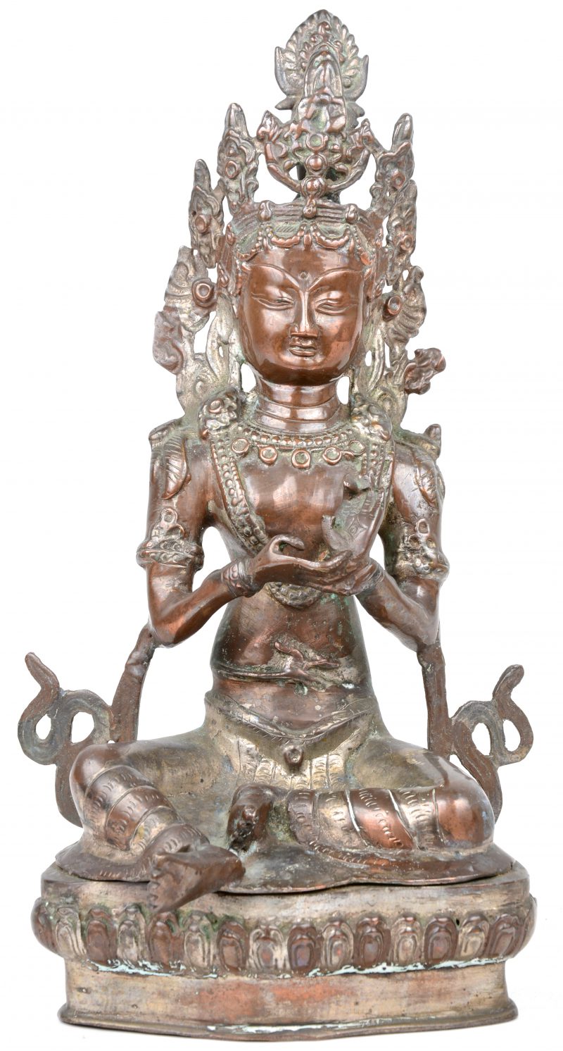 Een zittende Bodhisatthva van brons.
