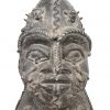Een bronzen helmmasker in verloren was techniek. Benin.