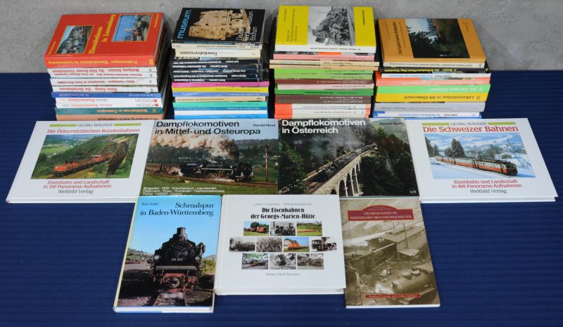 Een gevarieerd lot Duitstalige boeken met betrekking tot spoorwegen en treinen, voornamelijk Duitsland en Oostenrijk.