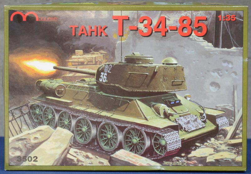 “T-34-85”. Een modelbouwkit op schaal 1/35. Compleet en in originele doos.