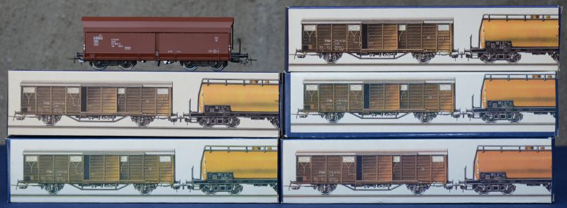 Een lot van vijf zijlossers van de Deutsche Reichsbahn voor spoortype HO. In originele dozen.