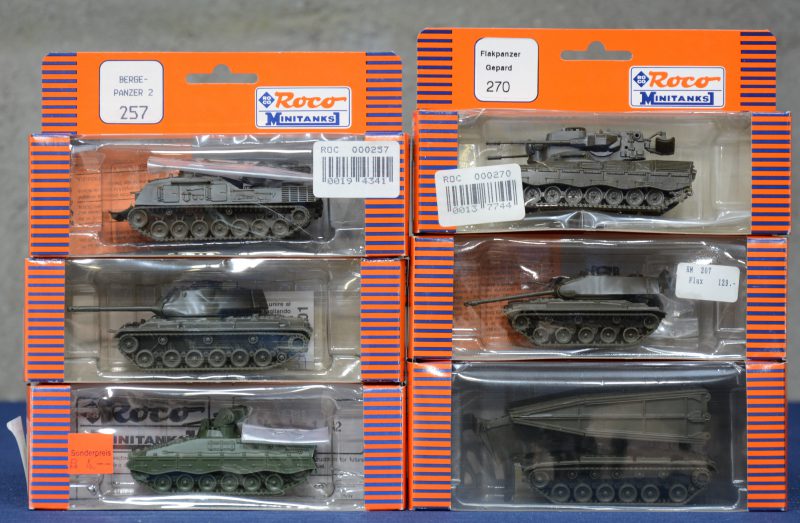 Zes militaire voertuigen op schaal HO:- M41 Walker Bulldog- M48 bruglegger.- M 47 Patton tank.- Bergepanzer 2.- Flakpanzer Gepard. - SPz. Marder 1A2.