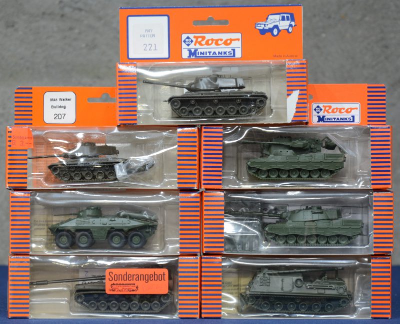 Zeven militaire voertuigen op schaal HO:- M 103 tank. - M41 Walker Bulldog.- M 47 Patton tank.- Bergepanzer M88.- Flakpanzer Gepard. - Leopard 1A1A1/A5.- Spähpanzer Luchs.