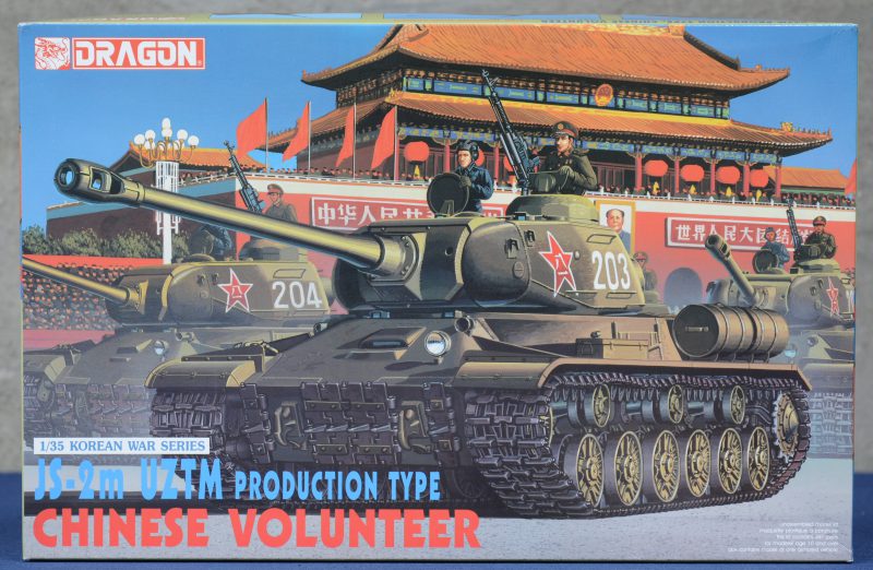 “Chinese JS-2m UZTM tank”. Een modelbouwpakket op schaal 1:35. Compleet en in originele doos.