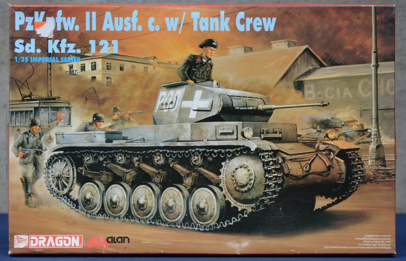 “Panzerkampfwagen II C met bemanning”. Een modelbouwpakket op schaal 1:35. Compleet en in originele doos.