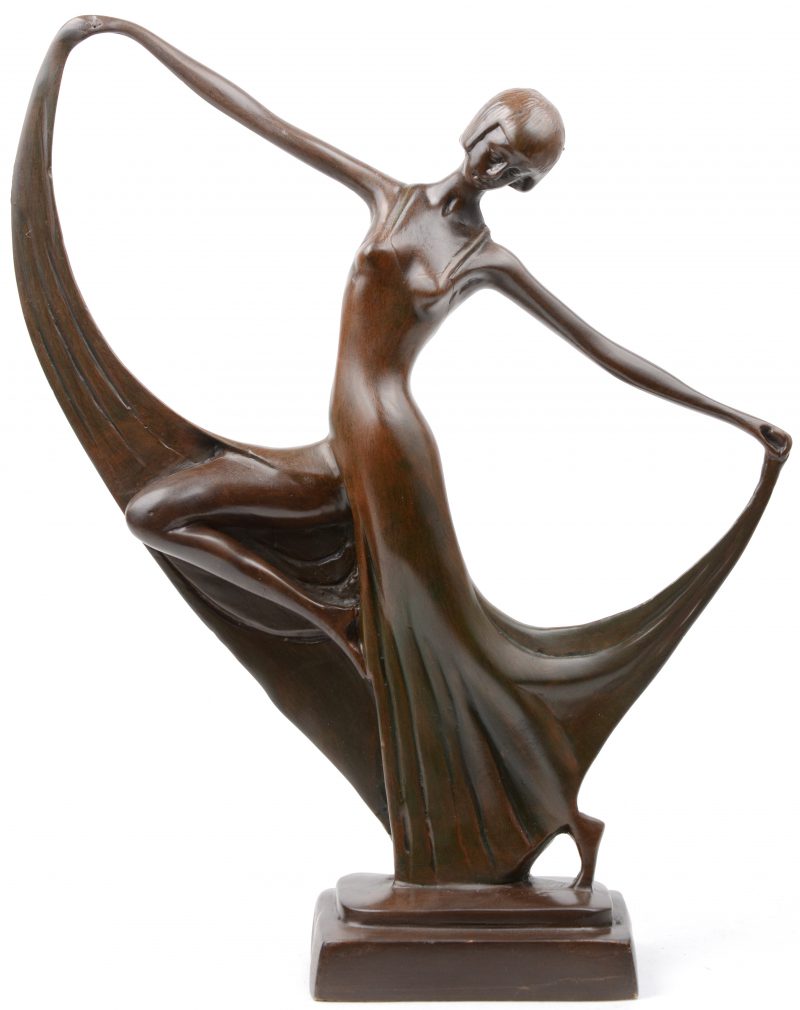 “Danseres”. Een bronzen beeld in de stijl van de art deco.
