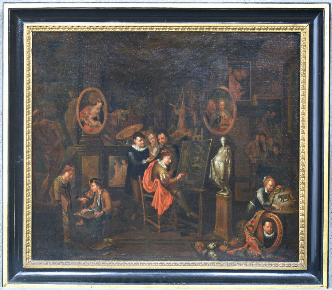 “Kunstenaar met entourage in zijn atelier”. Olieverf op doek. Antwerpse school, omstreeks 1700. Herdoekt.