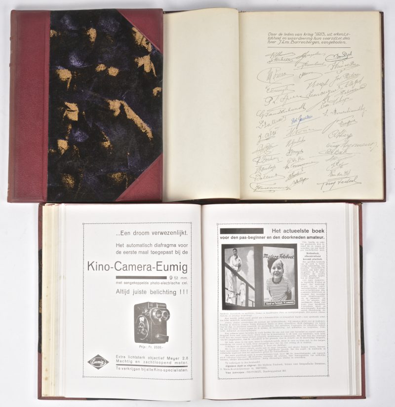 Drie herinneringsalbums van fotografische kring ‘Iris’ van 1932 t.e.m. 1938. Hardcovers, gesigneerd.