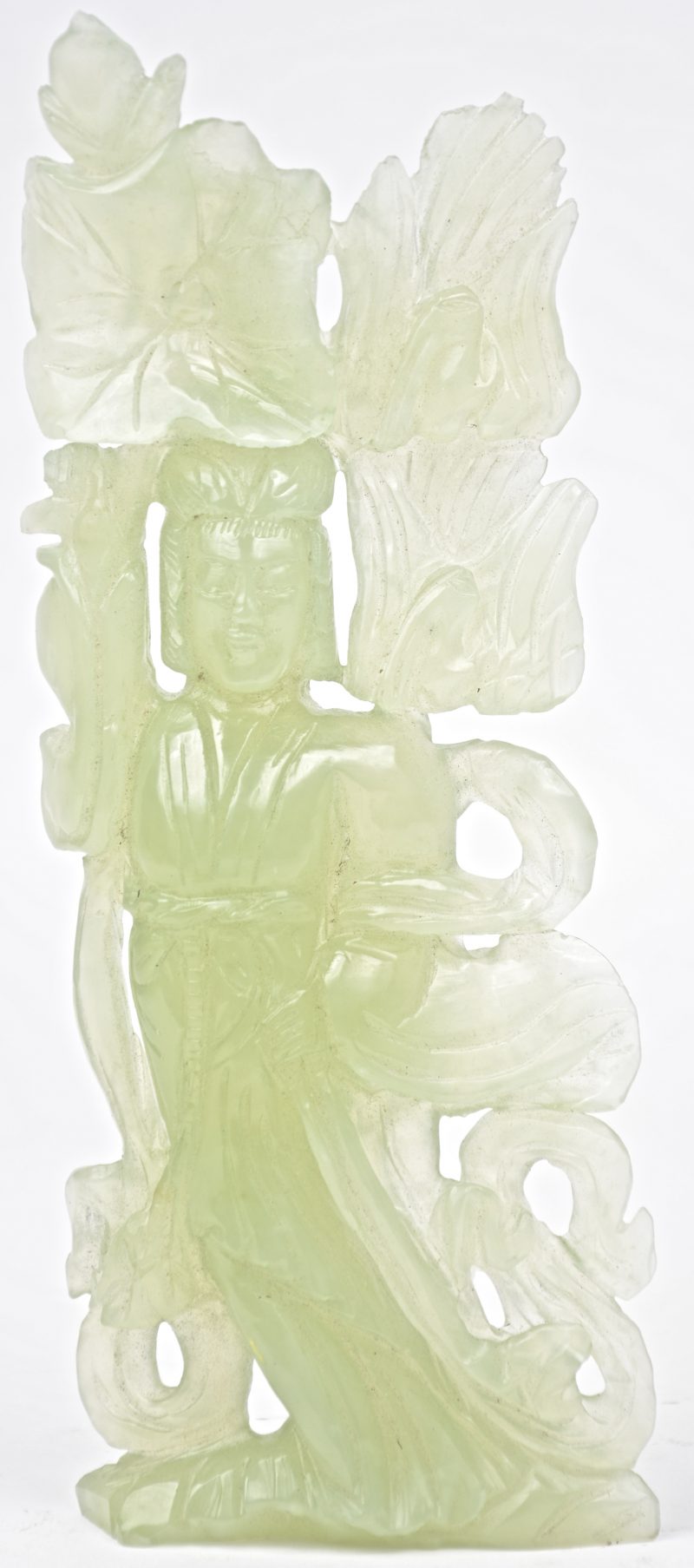 “Geisha”. Een beeldje van gesculpteerd jade. In doos.
