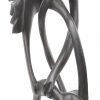 Afrikaanse ebbenhouten non-figuratieve sculptuur.