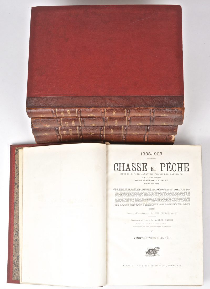 “Chasse et pêche”. Een lot ingebonden tijdschriften. Jaargangen 1905 tem 1910 in vijf banden.