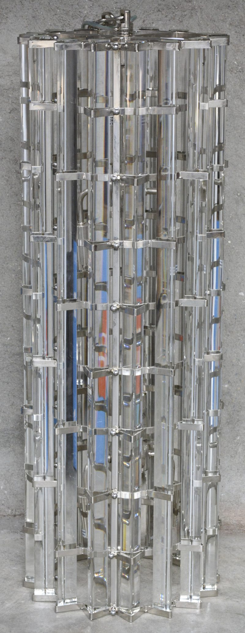 Een Hanglamp, stijl Art - Deco, in metaal en glasstaven.