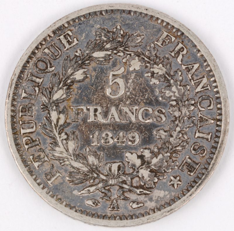 Een zilveren munt. 900‰. 5 Franse Frank. Hercule 2de republique 1849.