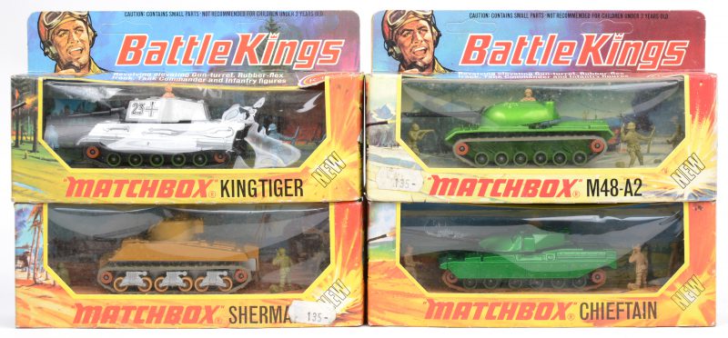 Vier miniatuurtanks uit de reeks ‘Battle Kings”:- K-101 Sherman- K-102 M48-A2.- K-103 Chieftain- K-104 King TigerIn originele, ongeopende verpakkingen.