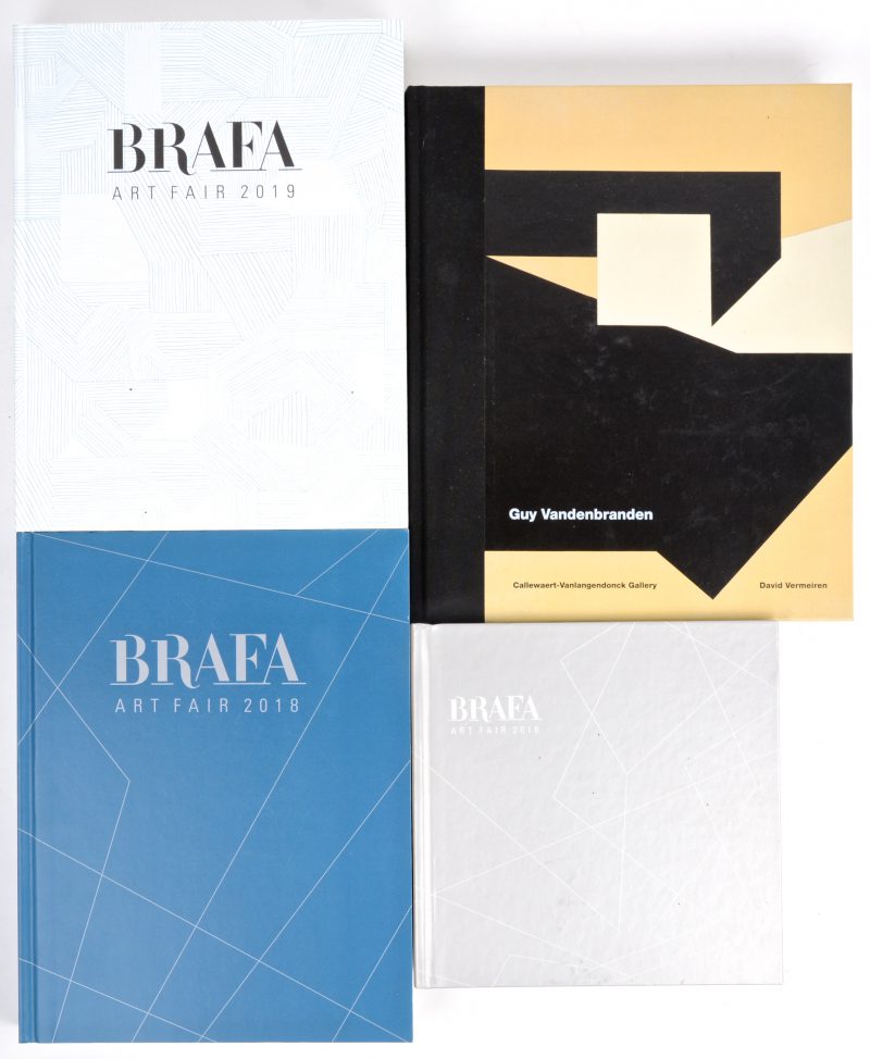 Drie Brafa catalogi en een boek over het werk van Guy Vandenbranden.
