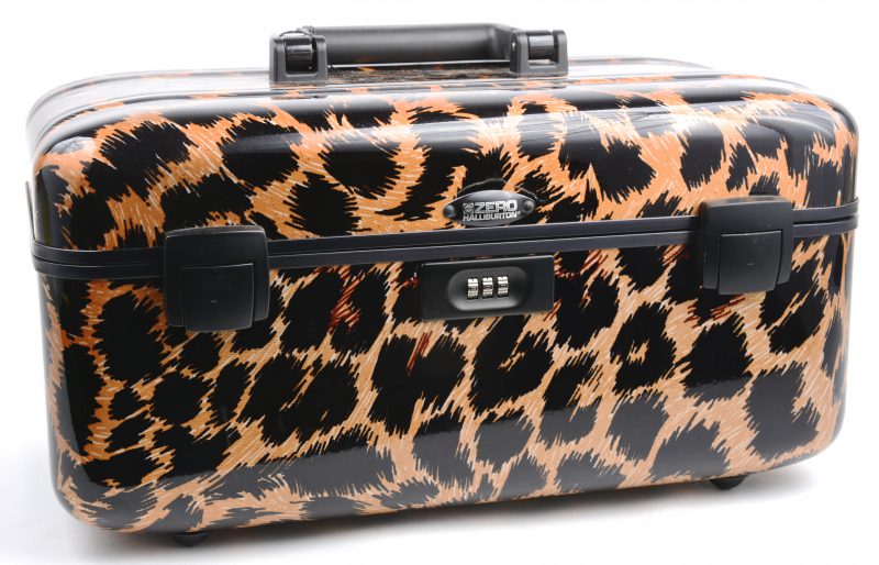 “Leopard”. Een cosmetica case van aluminium.