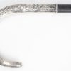 Een XIXe eeuwse wandelstok met 800 ‰ zilveren handvat, versierd met een gedreven bloemendecor.