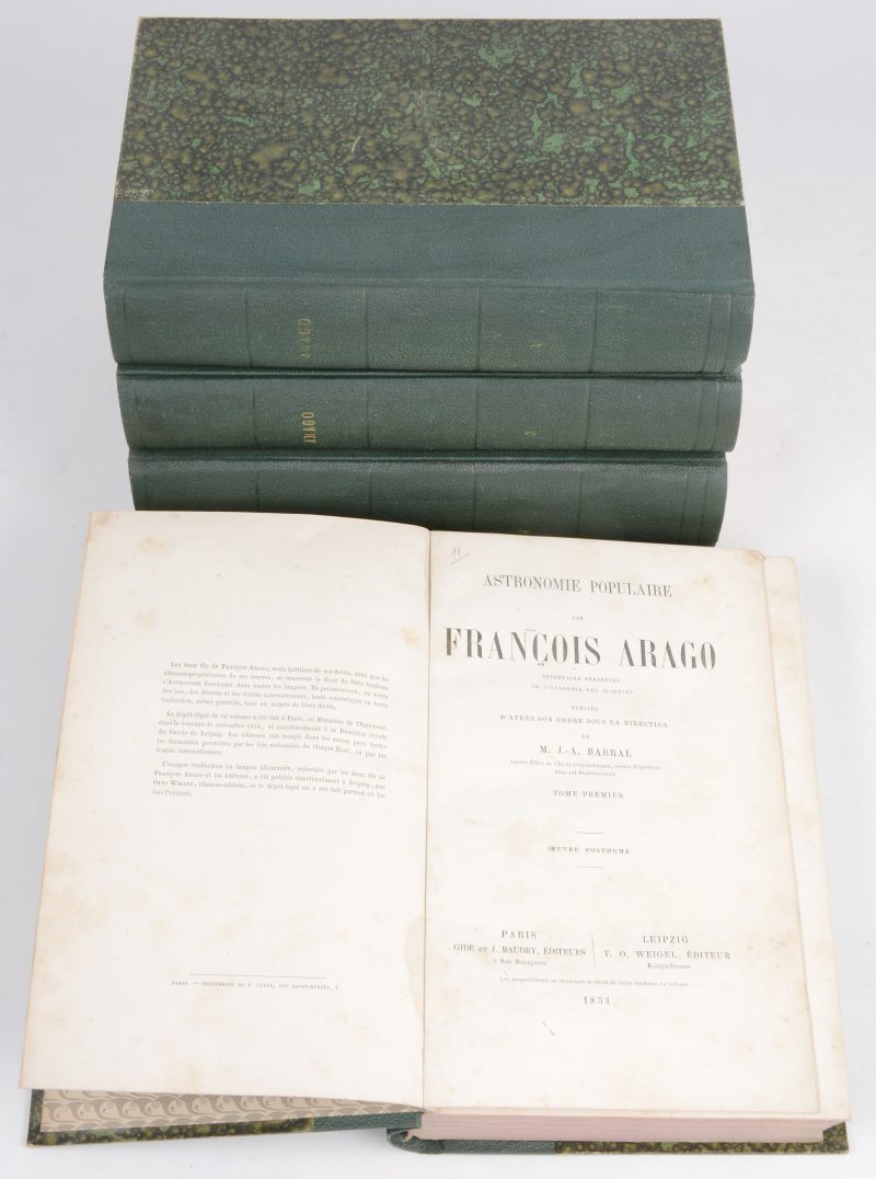 François Arago. “Astronomie Populaire”. 4 delen. 1e ed. Gide & Baudry, Paris & Weigel, Leipzig 1854-1857. In-8°, goede staat, wat vochtvlekken. Met talrijke afbeeldingen (dubbelbladige achteraan).
