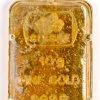 Een 18 karaats geel gouden hanger met 10 gram fine gold 999.9.