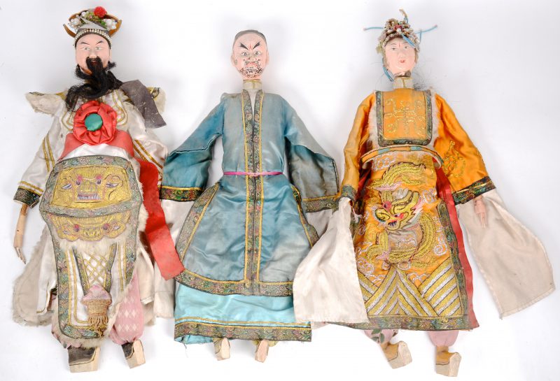 Drie antieke Chinese Wajang-Golèkpoppen.