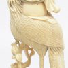 Guanyin met een luit, gezeten op een paradijsvogel. Beeld van gesneden en opengewerkt ivoor. Eerste kwart XXste eeuw.